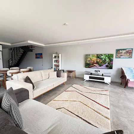 Luxury With Private Pool, Spacious And Furnished דירה