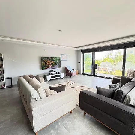 Luxury With Private Pool, Spacious And Furnished * אנטליה