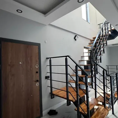 דירה Luxury With Private Pool, Spacious And Furnished