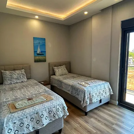 דירה Luxury With Private Pool, Spacious And Furnished *