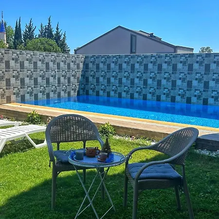 דירה Luxury With Private Pool, Spacious And Furnished
