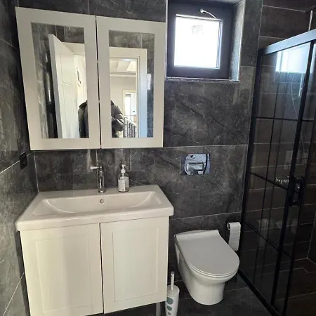 דירה Luxury With Private Pool, Spacious And Furnished *
