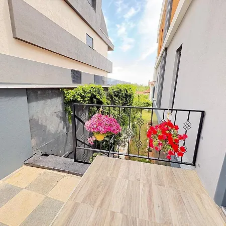 דירה Luxury With Private Pool, Spacious And Furnished *