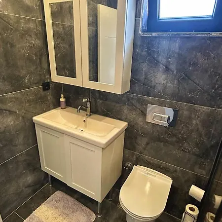 דירה Luxury With Private Pool, Spacious And Furnished *
